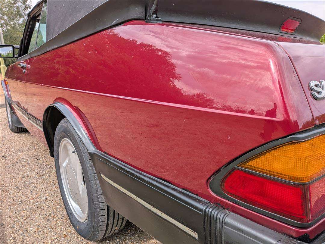 <p>1993 SAAB 900 CONVERTIBLE</p>