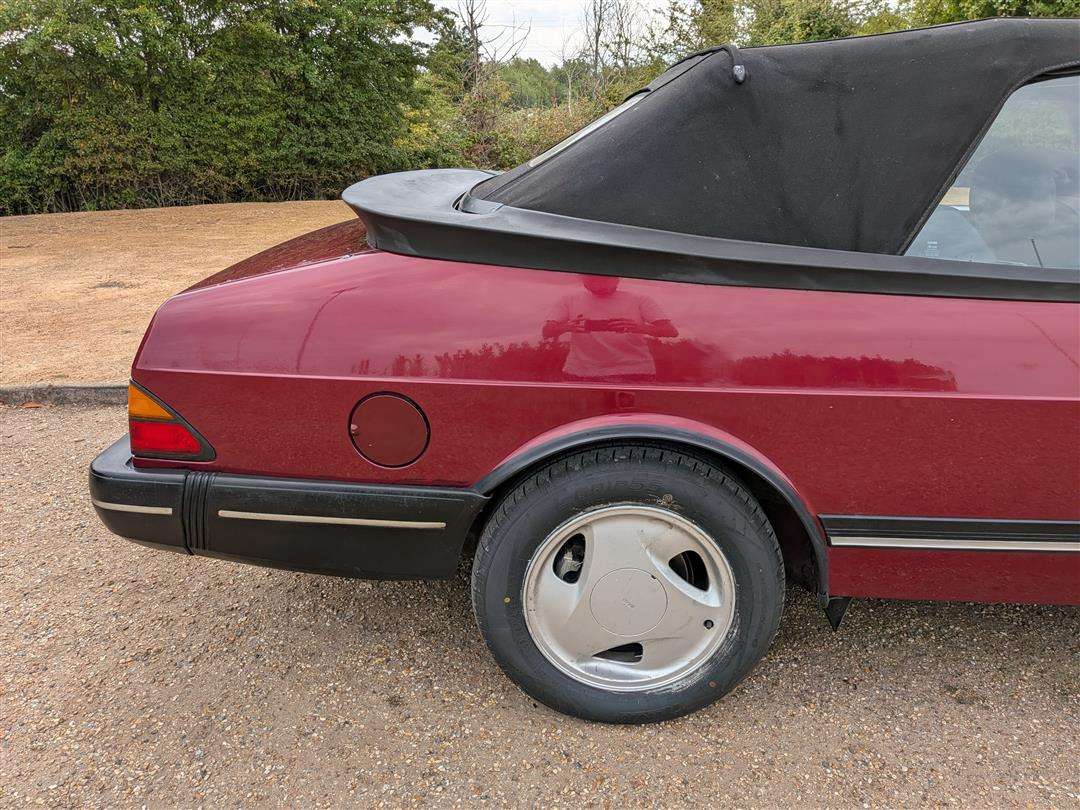 <p>1993 SAAB 900 CONVERTIBLE</p>