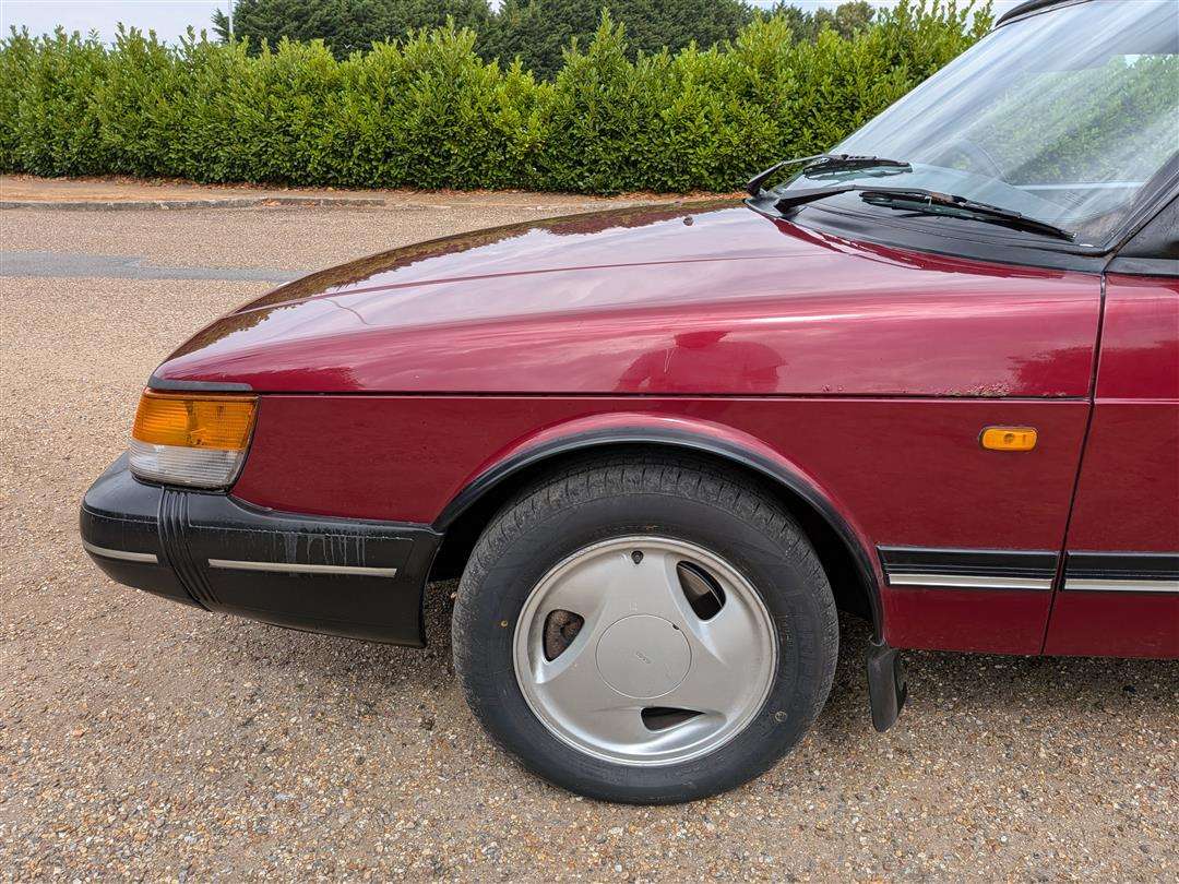 <p>1993 SAAB 900 CONVERTIBLE</p>