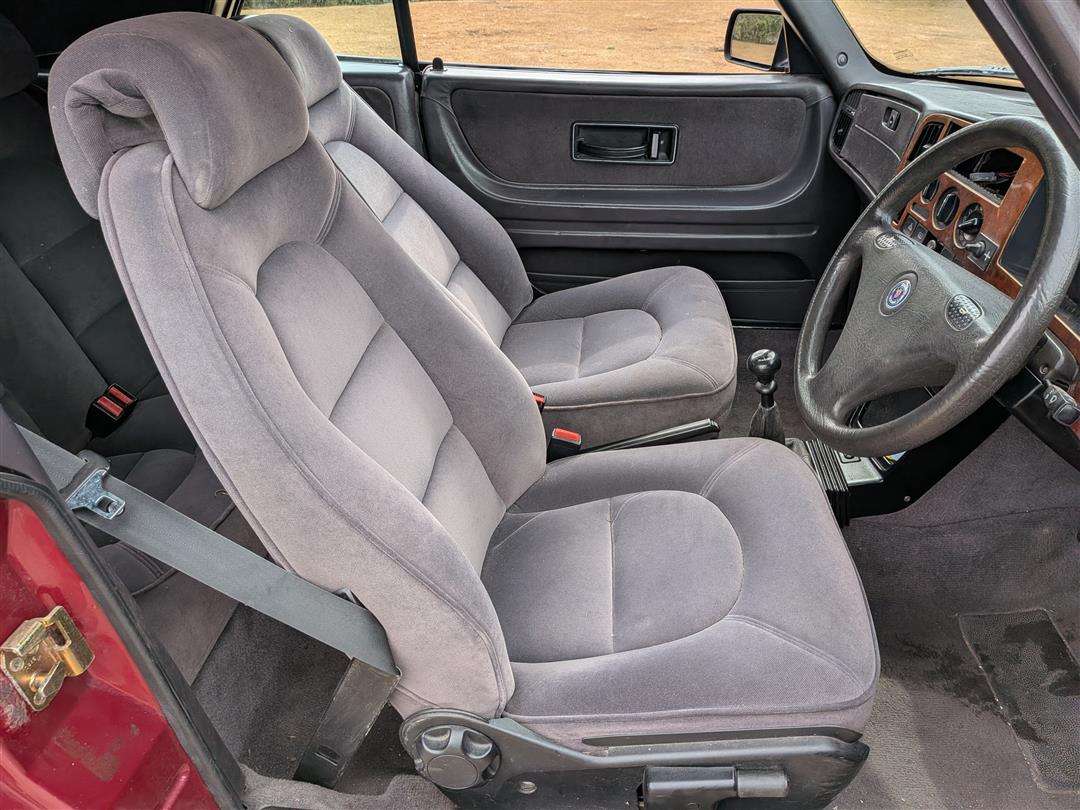 <p>1993 SAAB 900 CONVERTIBLE</p>