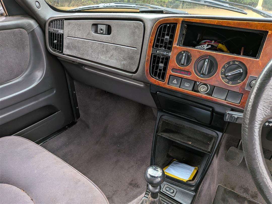 <p>1993 SAAB 900 CONVERTIBLE</p>