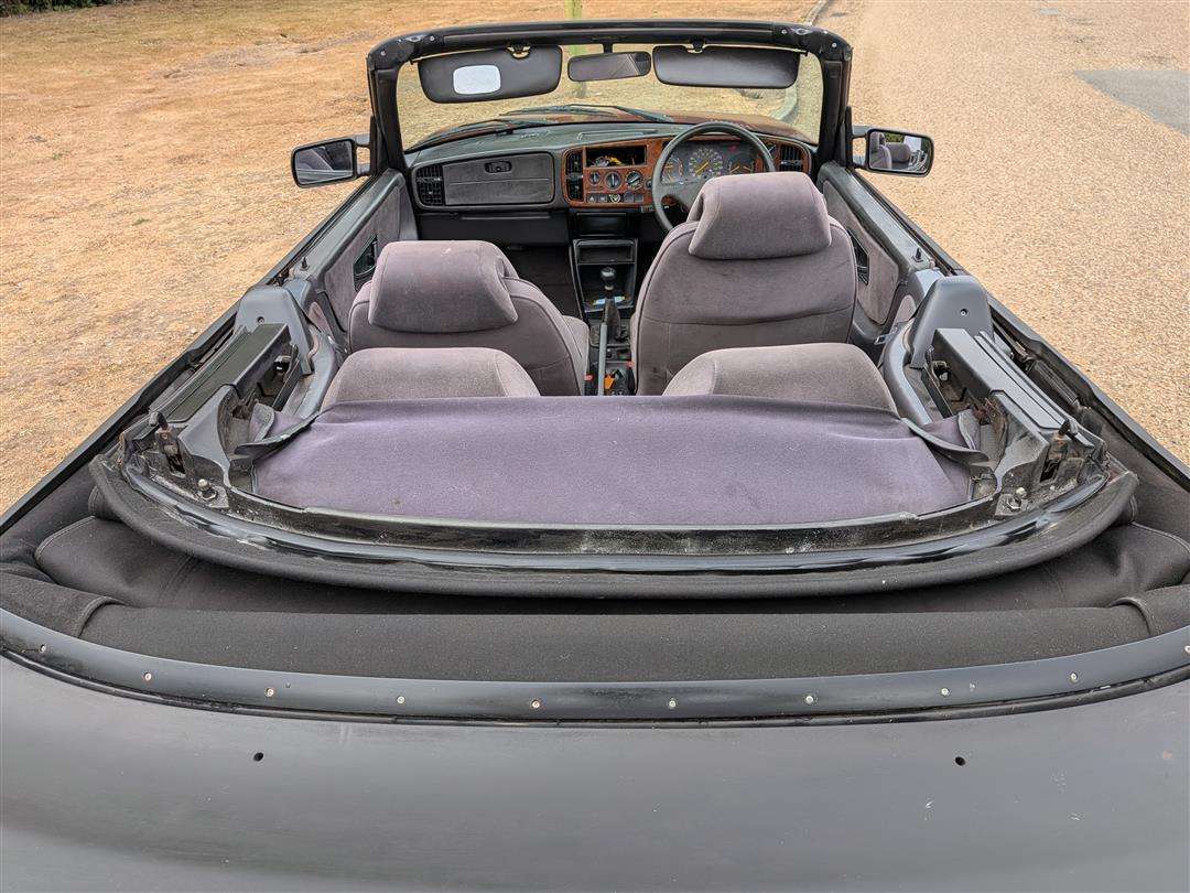 <p>1993 SAAB 900 CONVERTIBLE</p>