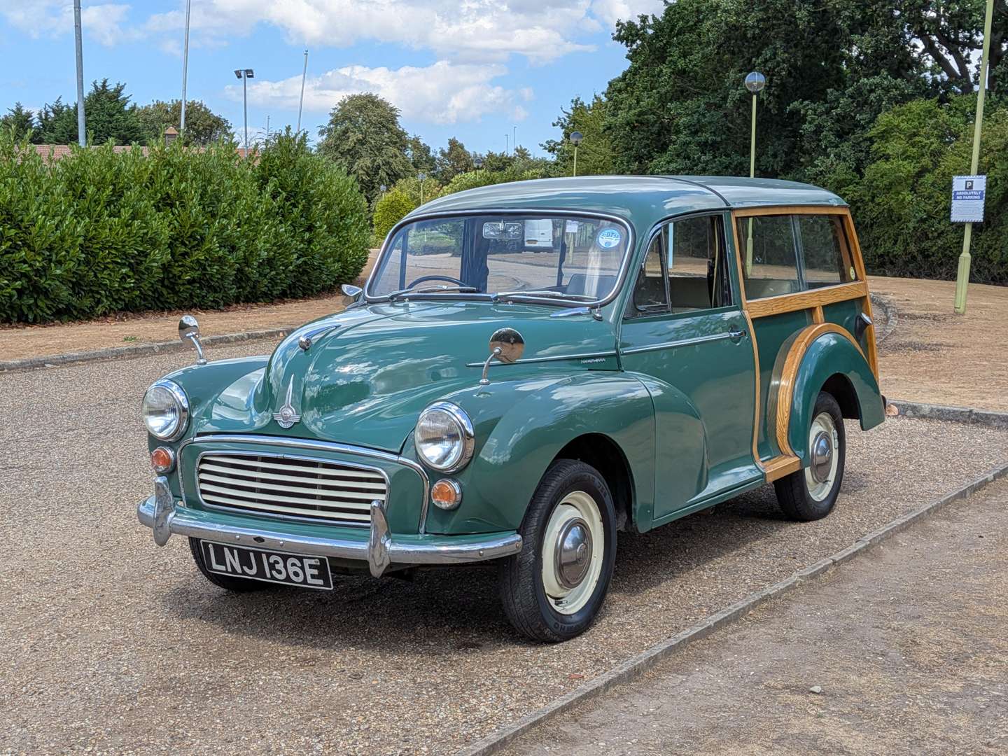 <p>1967 MORRIS MINOR TRAVELLER</p>