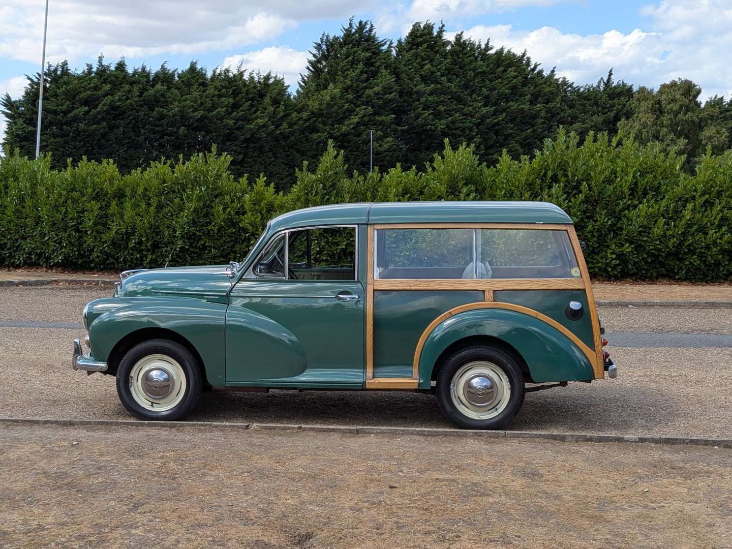 <p>1967 MORRIS MINOR TRAVELLER</p>