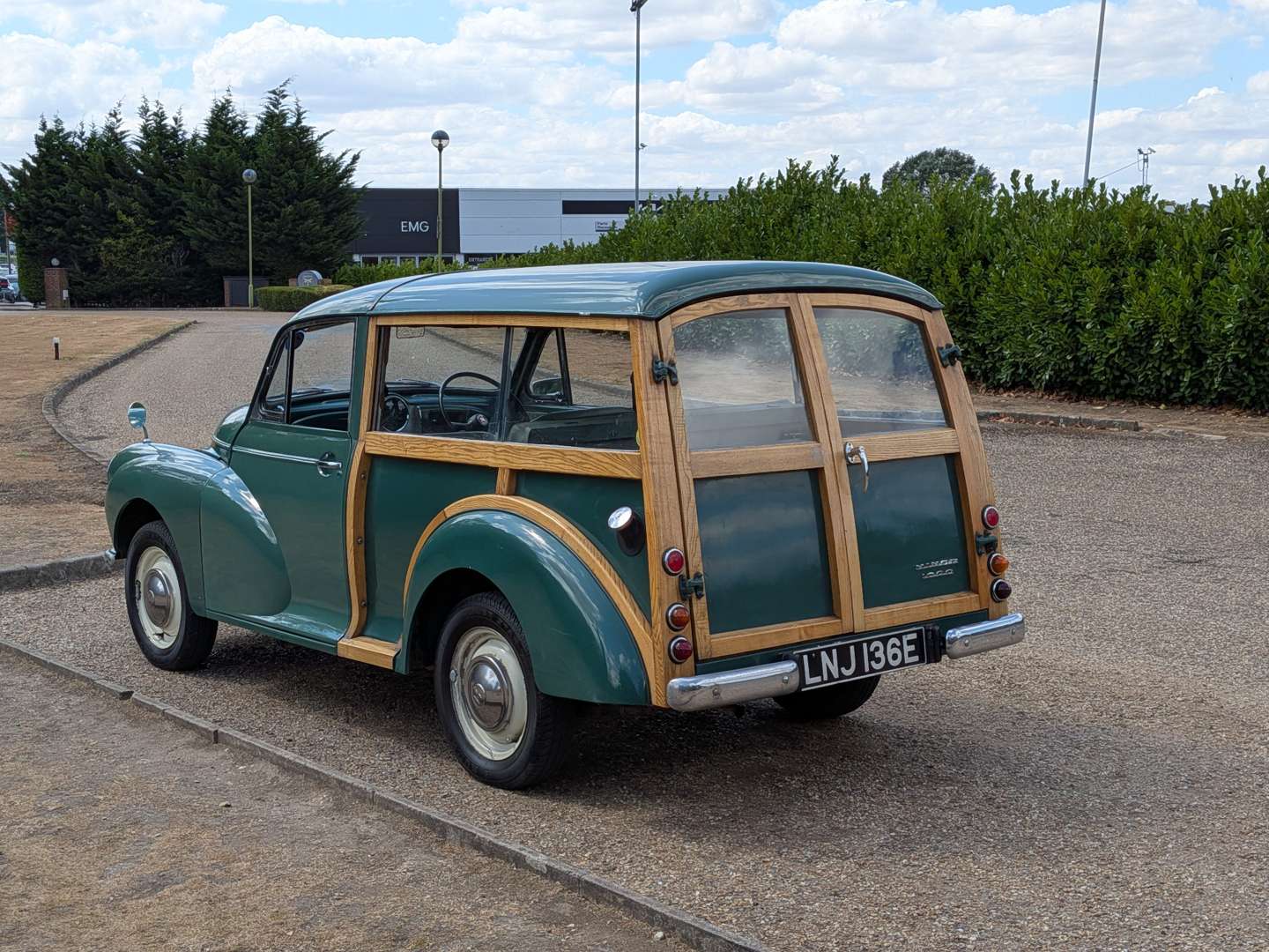 <p>1967 MORRIS MINOR TRAVELLER</p>