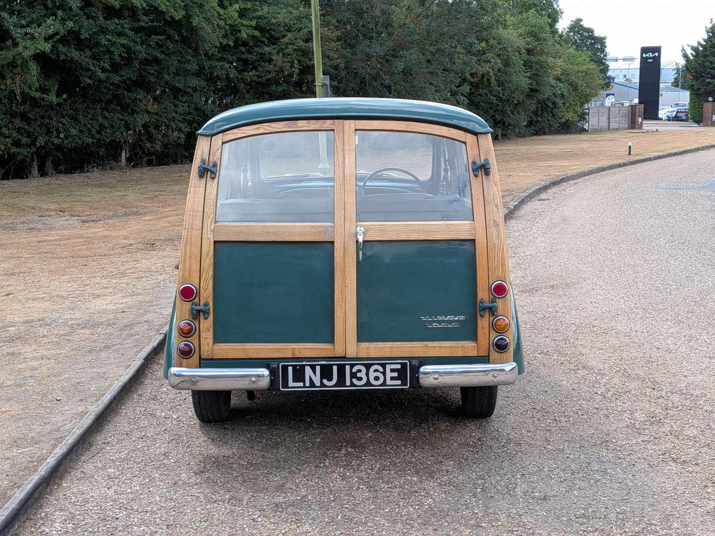 <p>1967 MORRIS MINOR TRAVELLER</p>