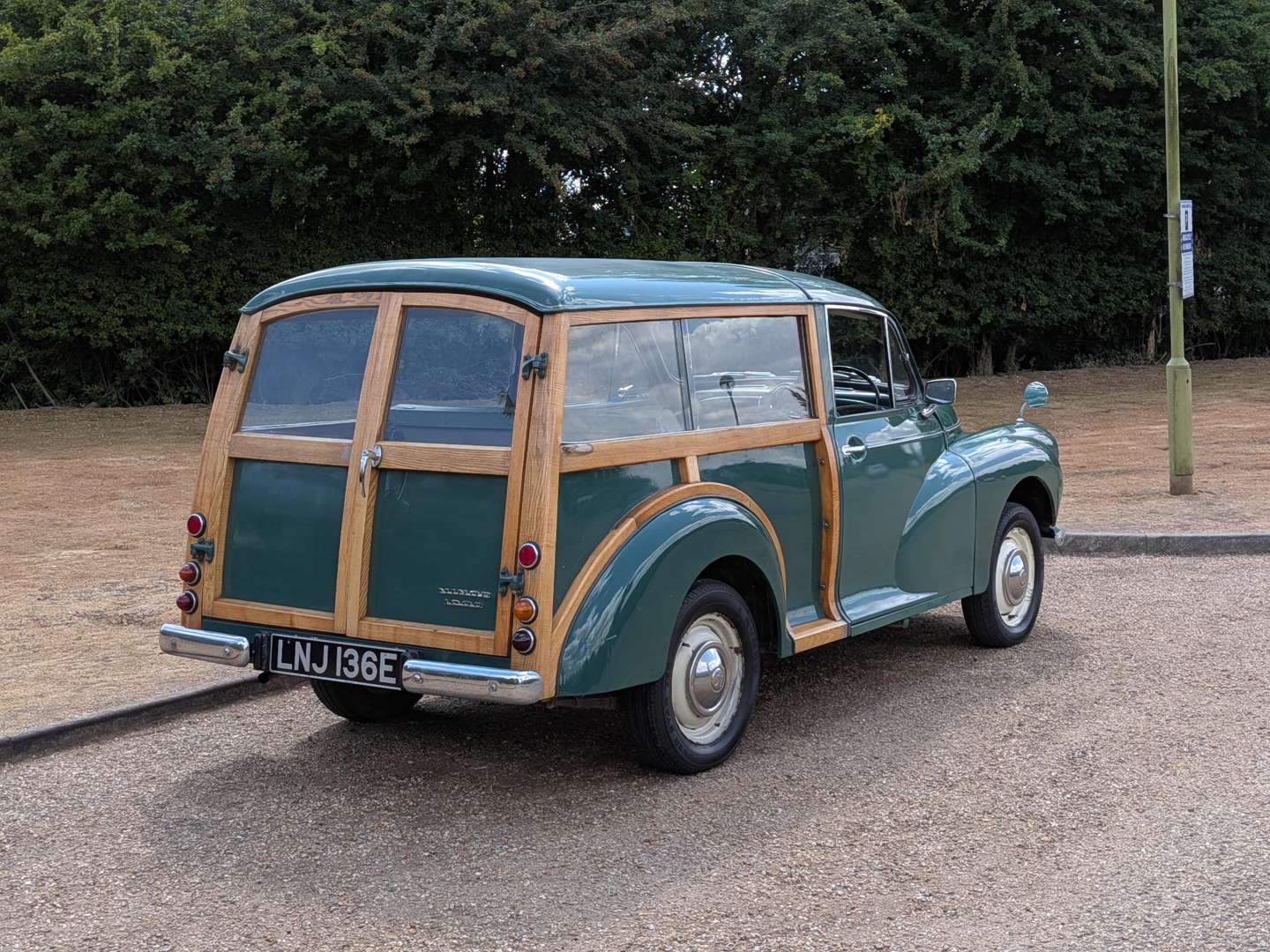 <p>1967 MORRIS MINOR TRAVELLER</p>
