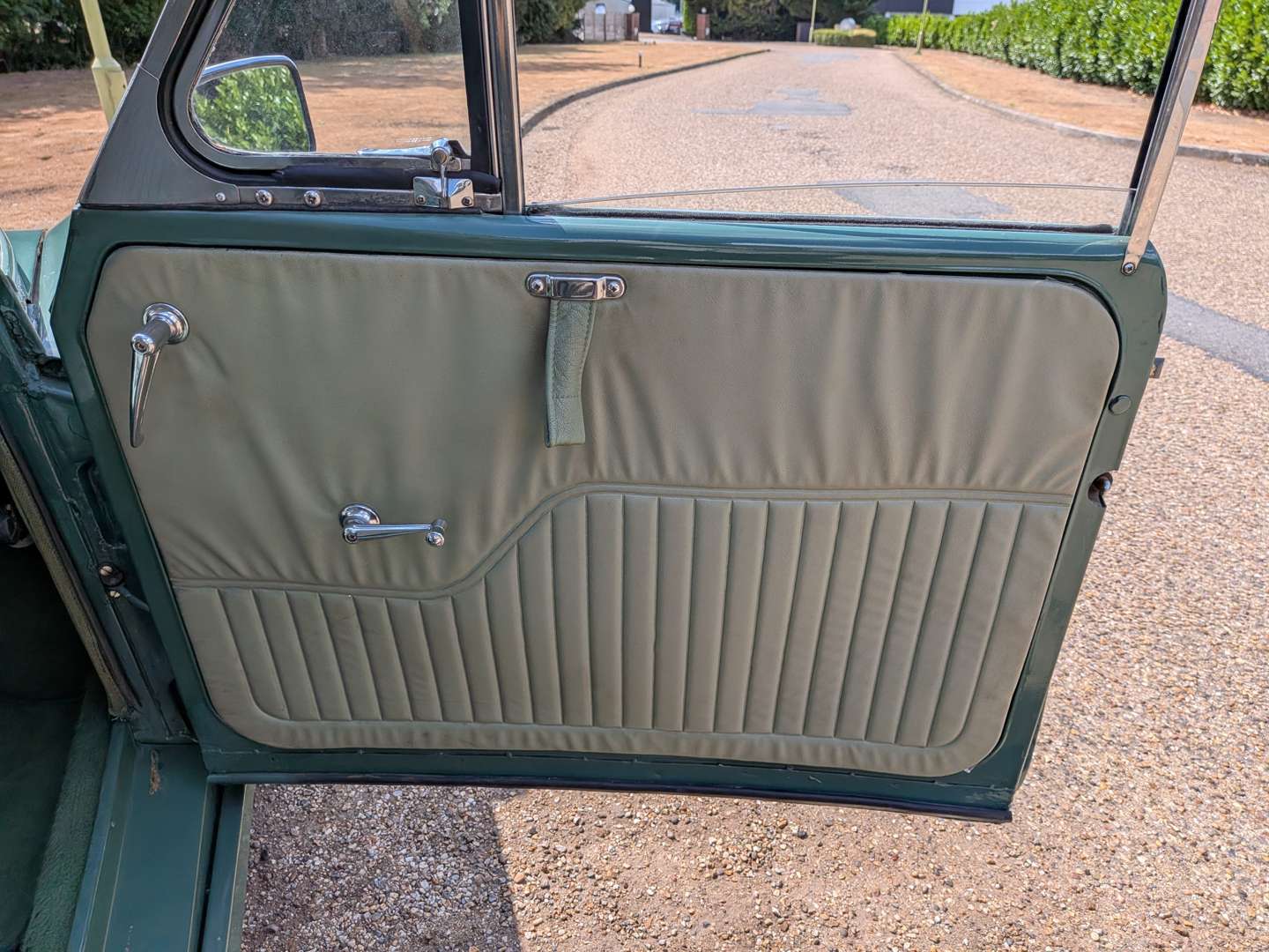 <p>1967 MORRIS MINOR TRAVELLER</p>