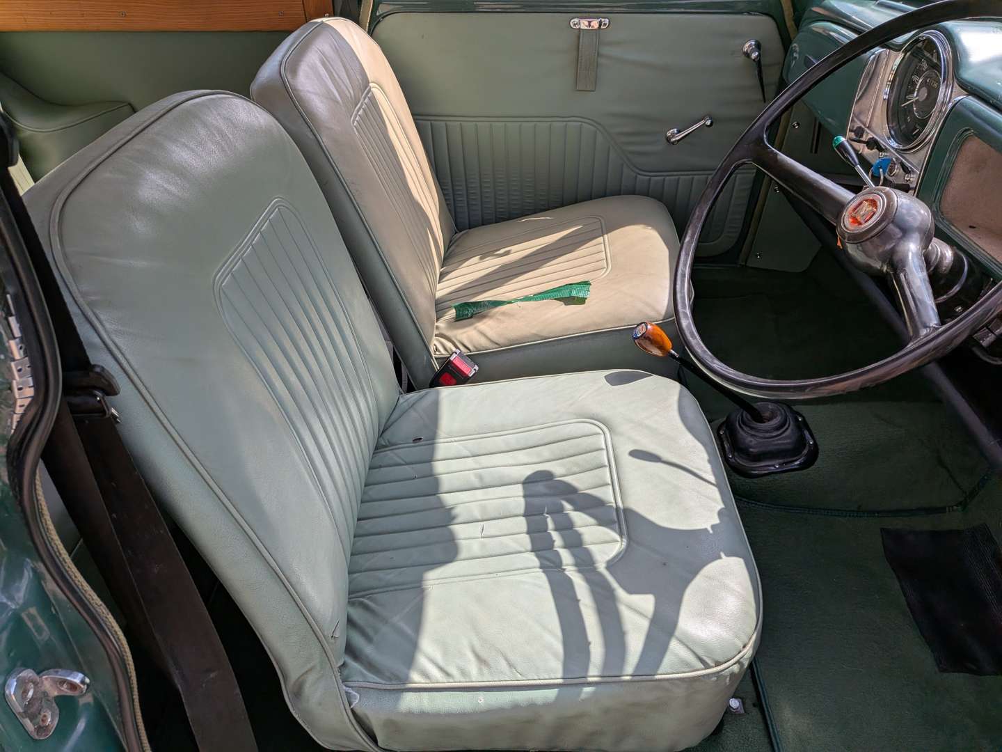 <p>1967 MORRIS MINOR TRAVELLER</p>