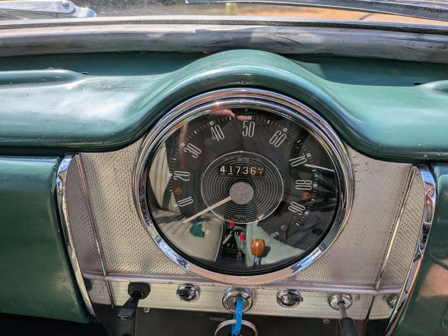 <p>1967 MORRIS MINOR TRAVELLER</p>