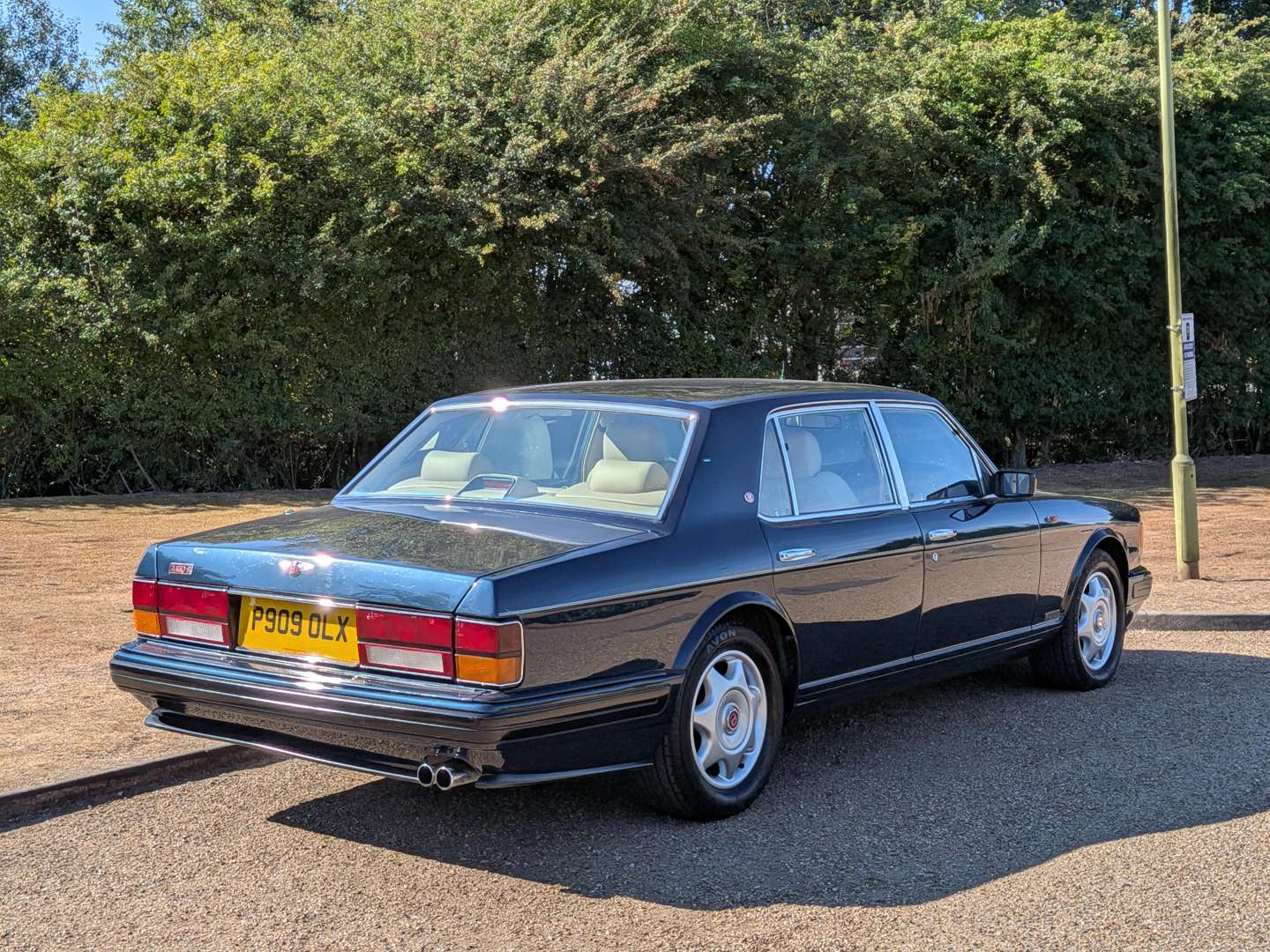 <p>1997 BENTLEY TURBO R LWB</p>