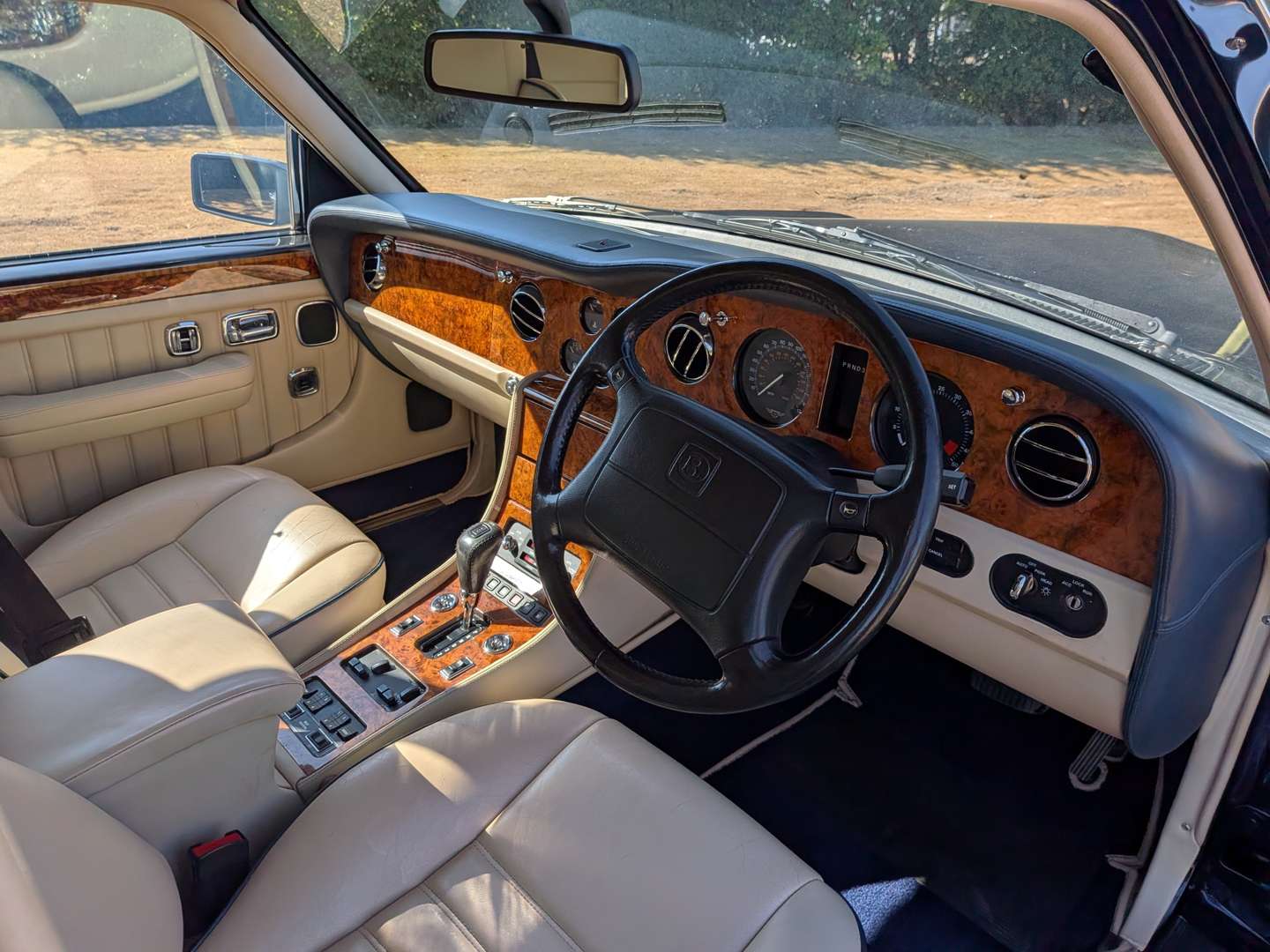<p>1997 BENTLEY TURBO R LWB</p>