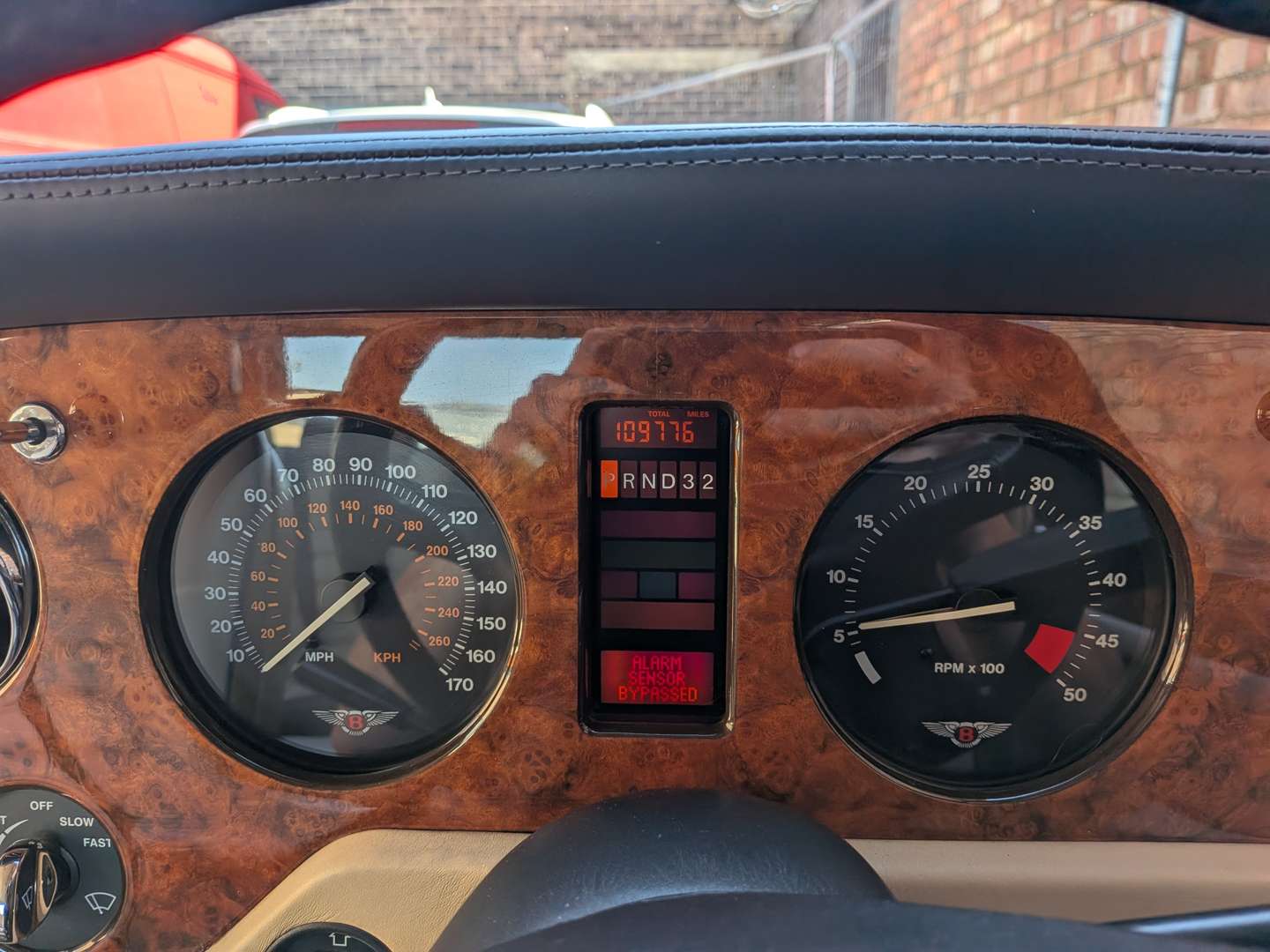 <p>1997 BENTLEY TURBO R LWB</p>