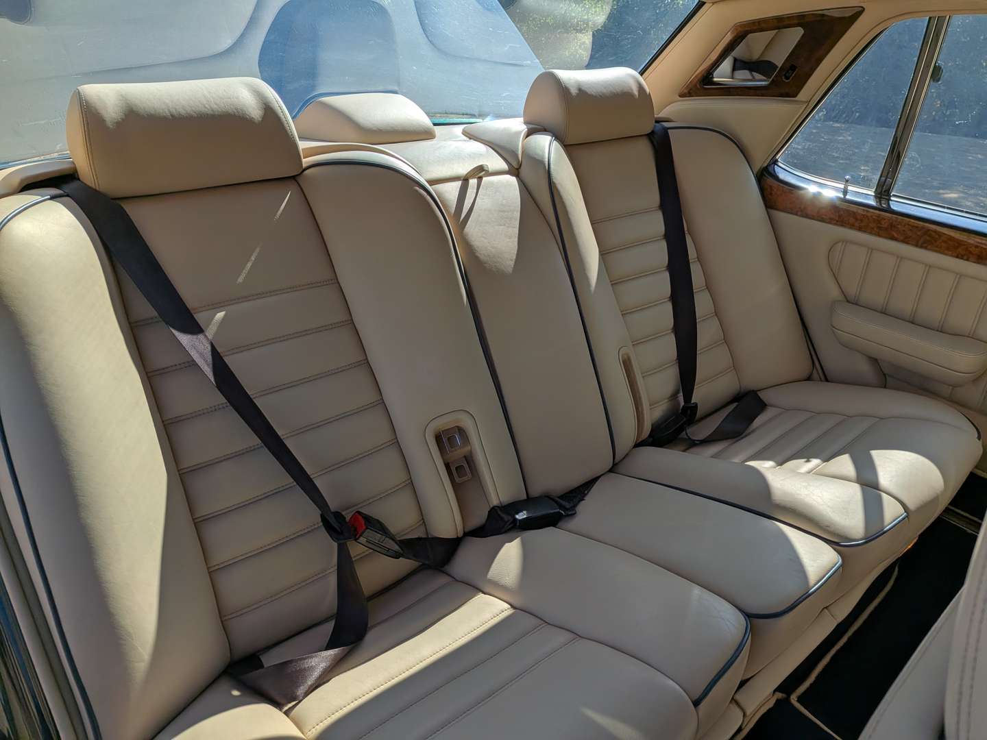 <p>1997 BENTLEY TURBO R LWB</p>