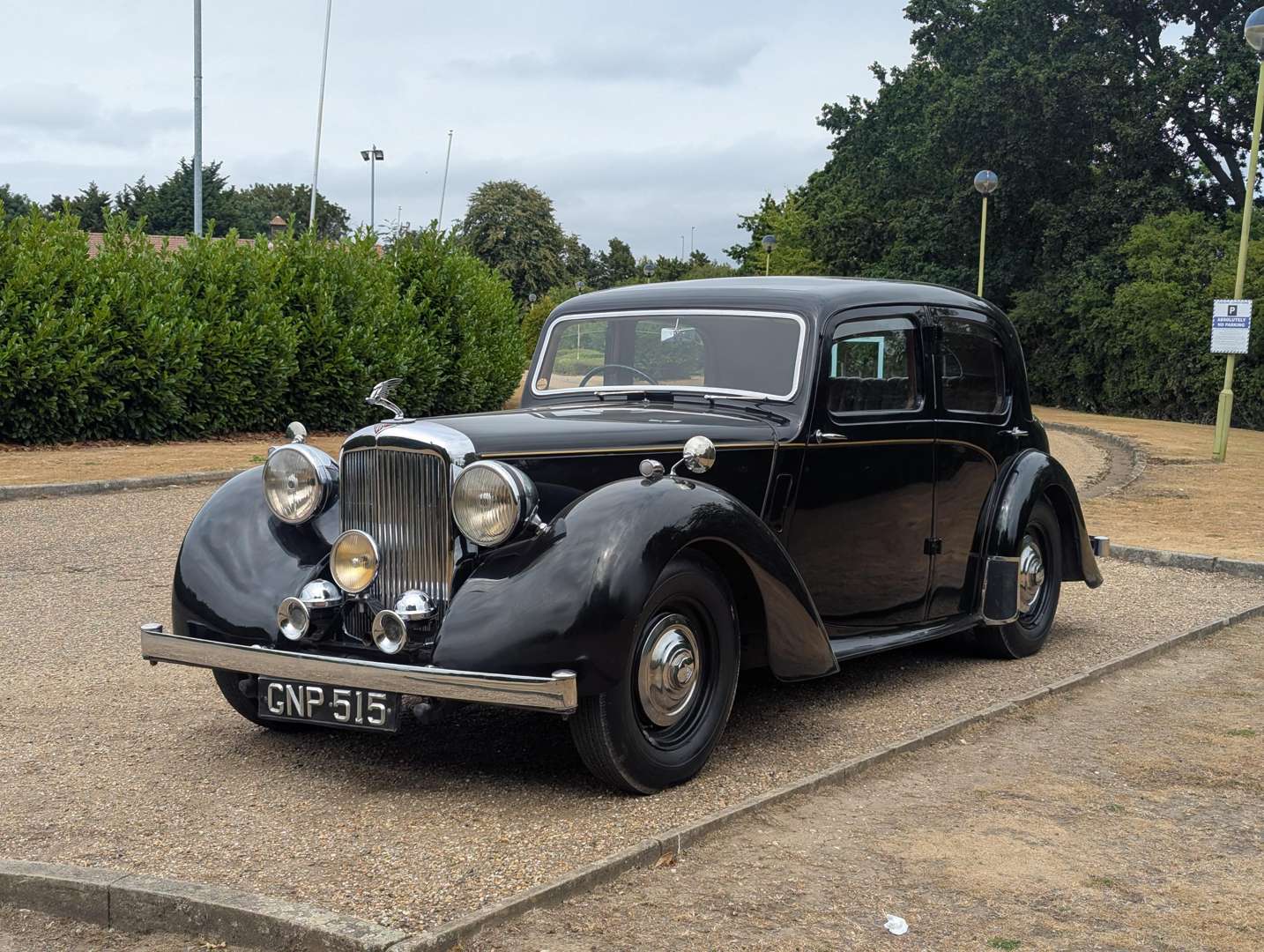 <p>1947 ALVIS TA14</p>