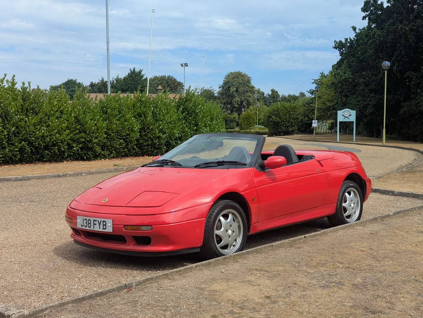 <p>1991 LOTUS ELAN SE TURBO</p>