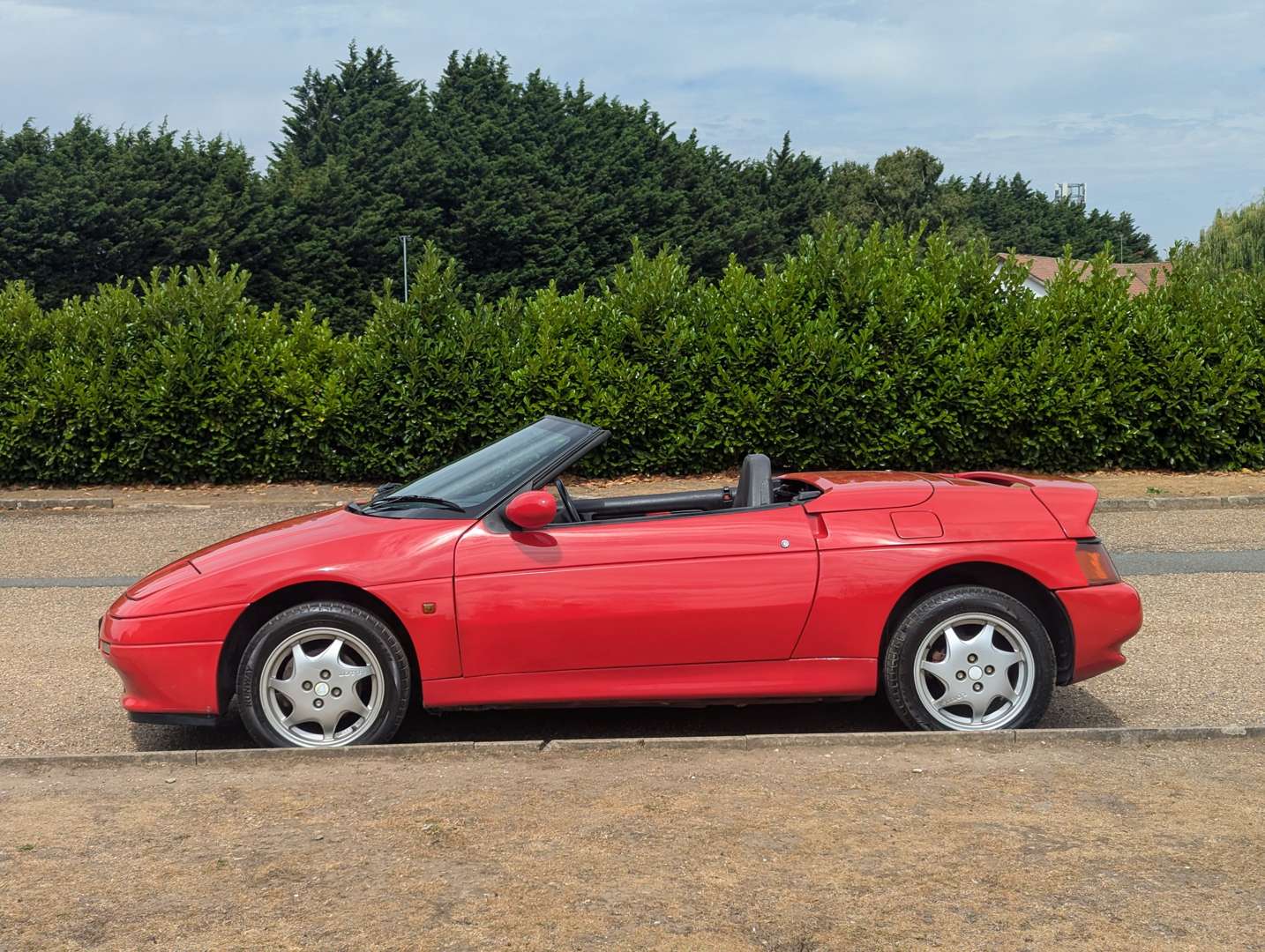 <p>1991 LOTUS ELAN SE TURBO</p>