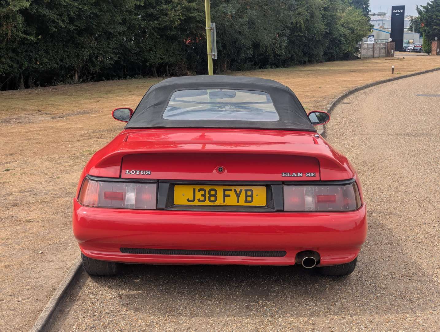 <p>1991 LOTUS ELAN SE TURBO</p>