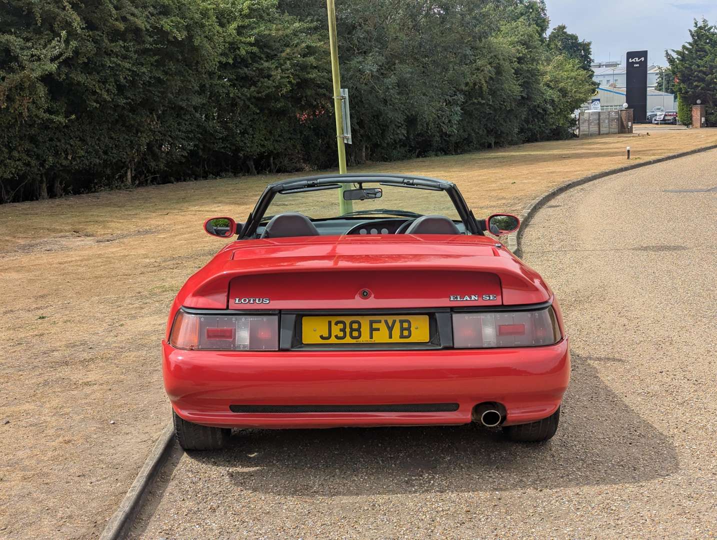 <p>1991 LOTUS ELAN SE TURBO</p>