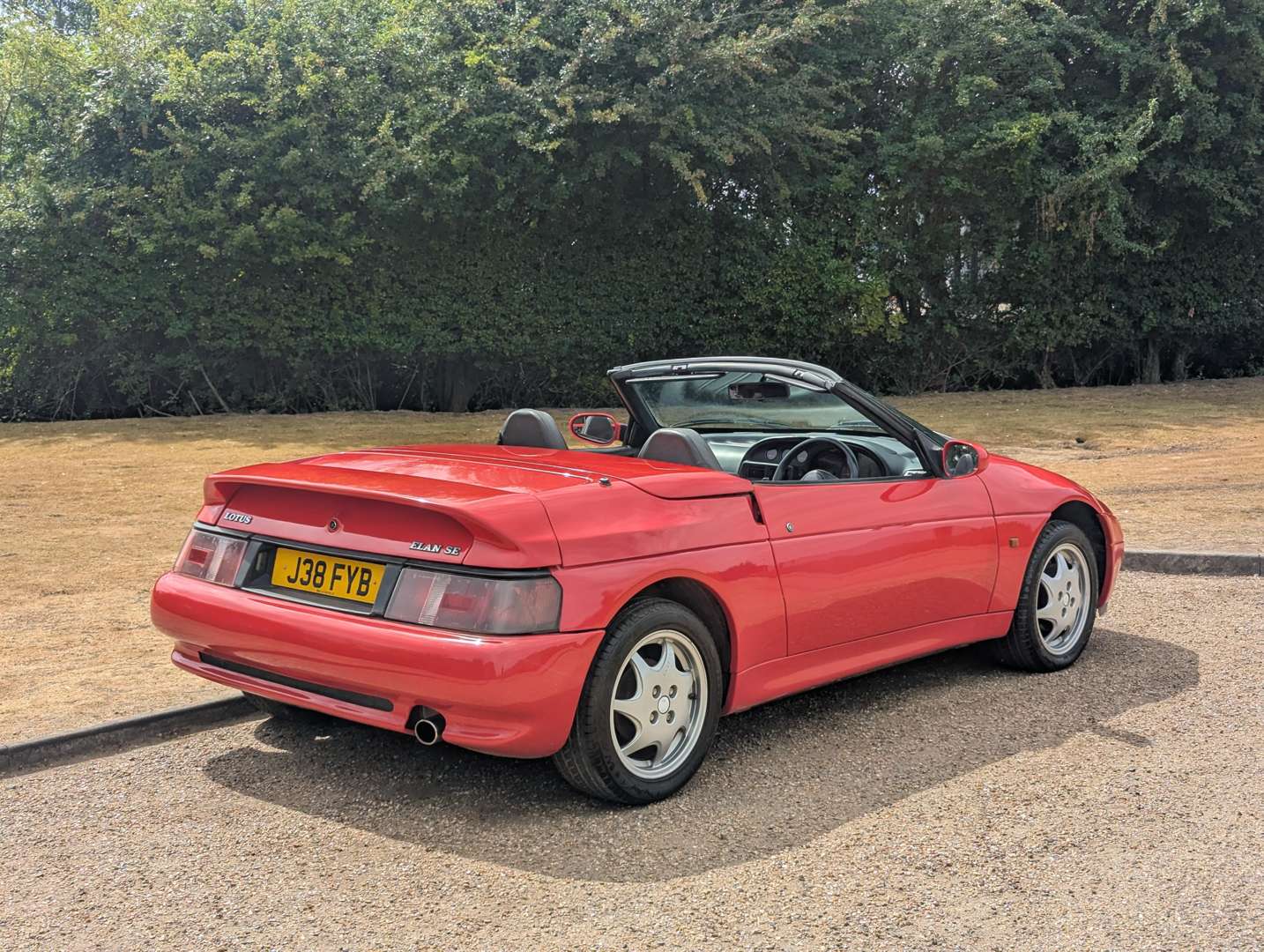 <p>1991 LOTUS ELAN SE TURBO</p>