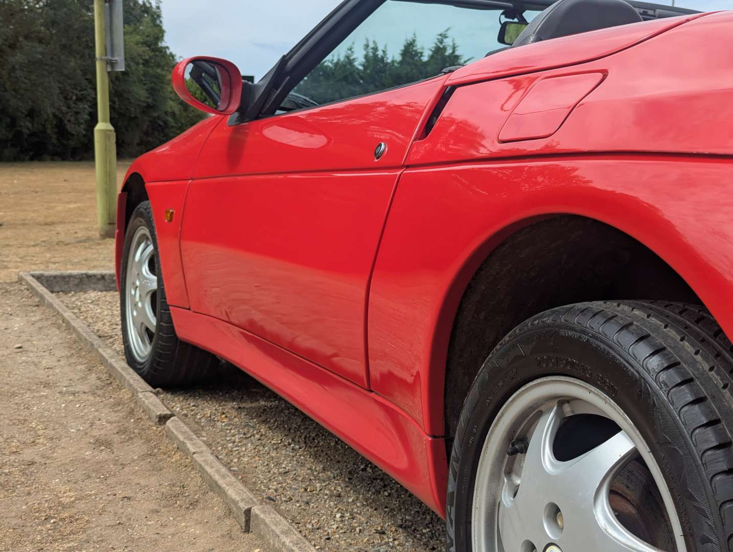 <p>1991 LOTUS ELAN SE TURBO</p>