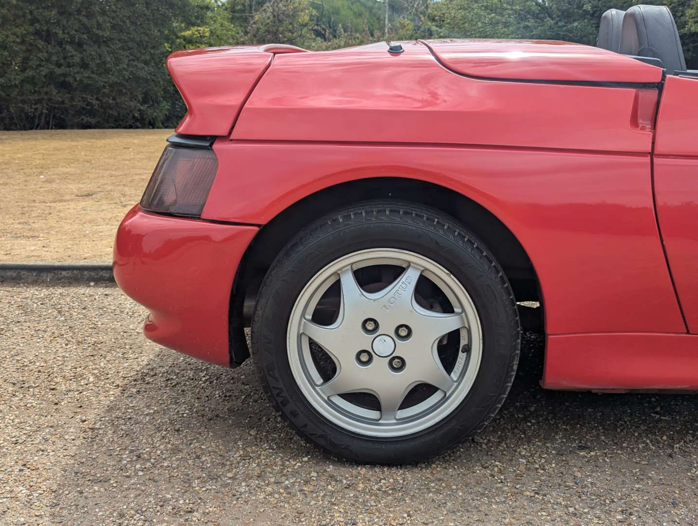 <p>1991 LOTUS ELAN SE TURBO</p>
