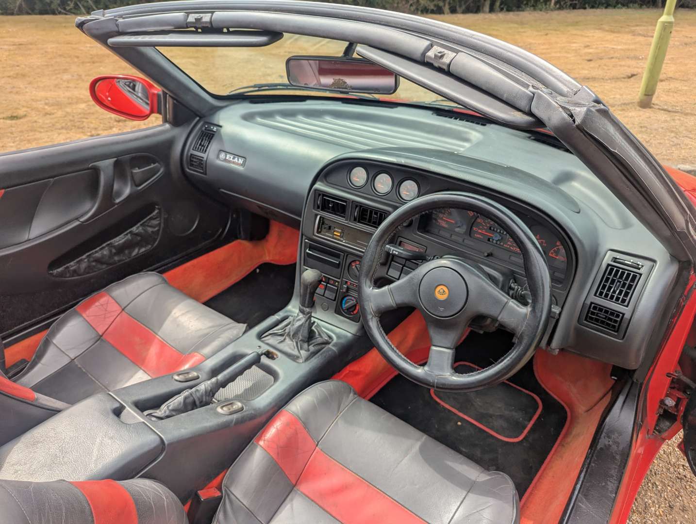 <p>1991 LOTUS ELAN SE TURBO</p>