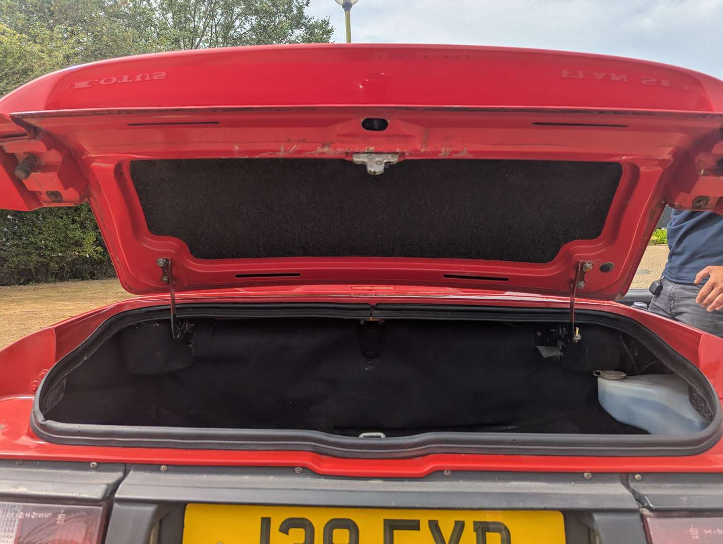 <p>1991 LOTUS ELAN SE TURBO</p>