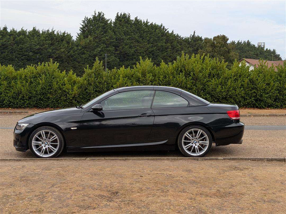 <p>2009 BMW 325I E93 M SPORT</p>