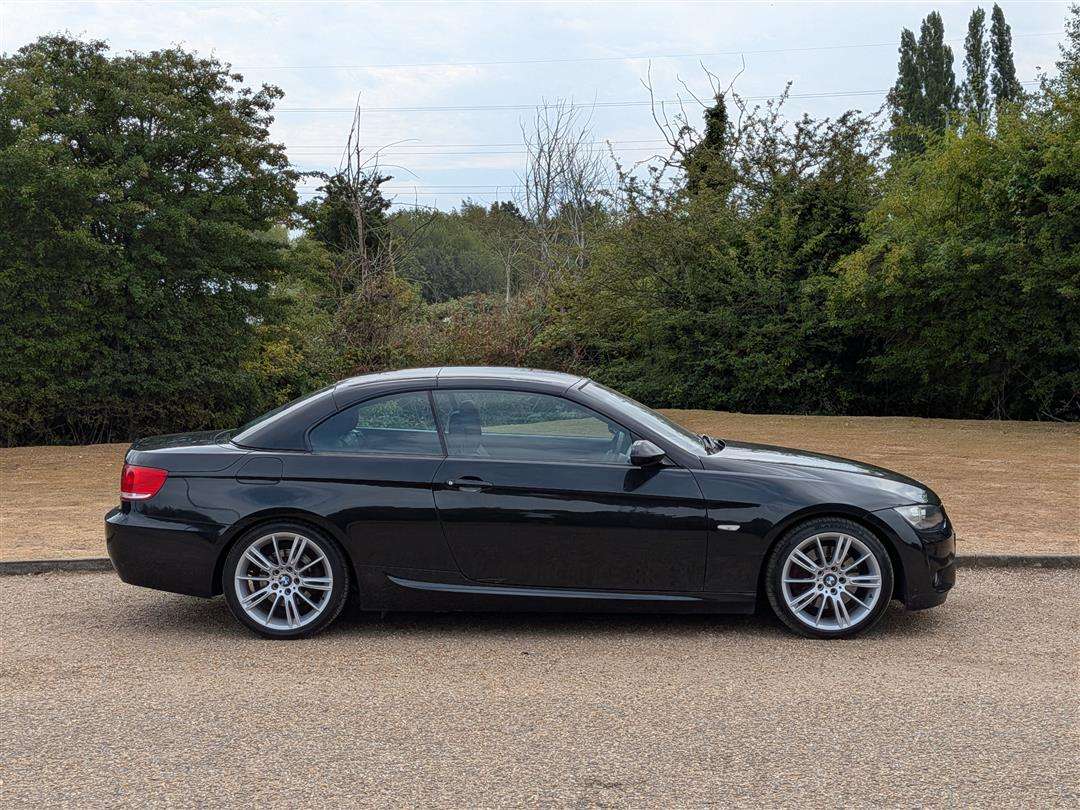 <p>2009 BMW 325I E93 M SPORT</p>
