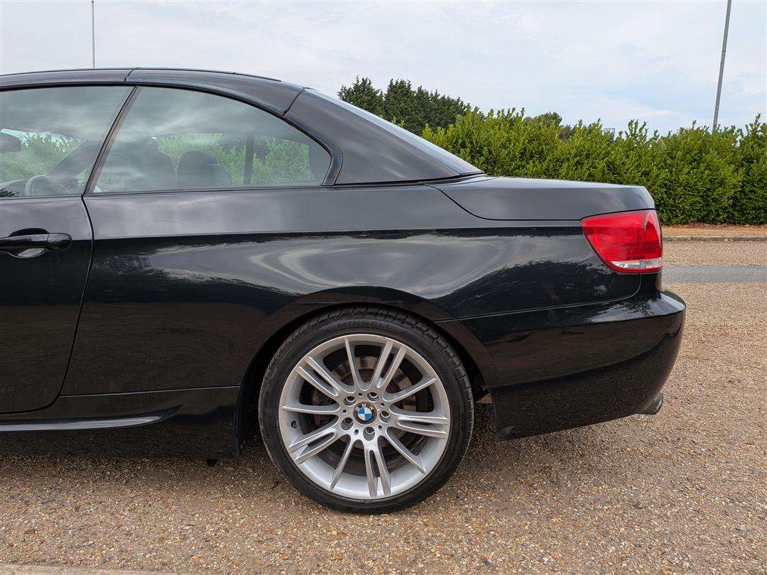 <p>2009 BMW 325I E93 M SPORT</p>