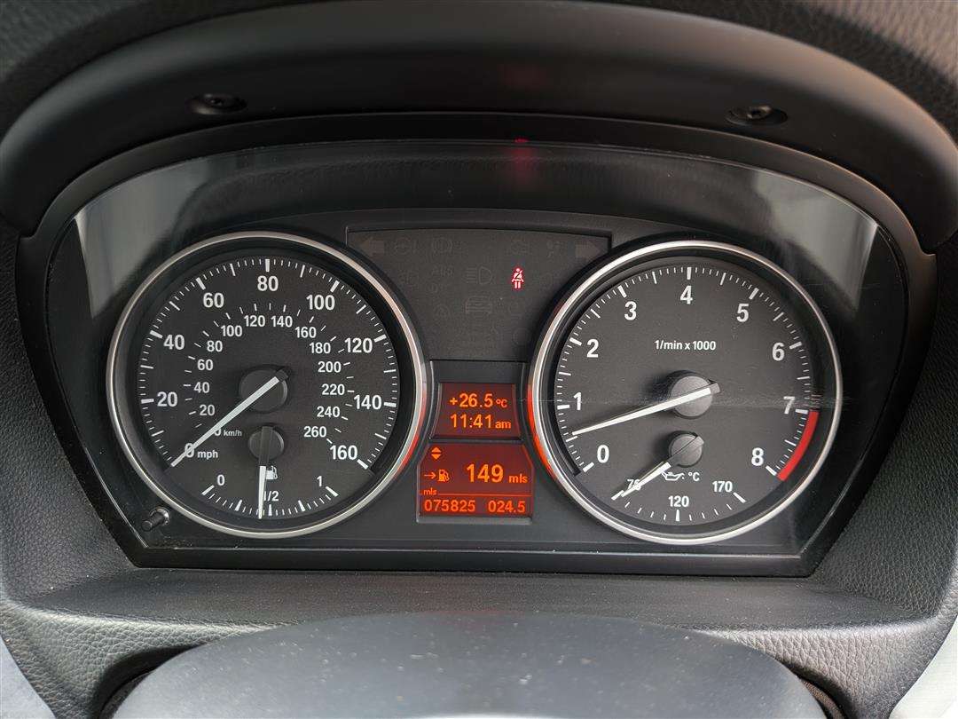 <p>2009 BMW 325I E93 M SPORT</p>