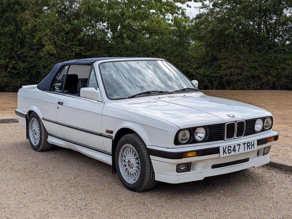 <p>1992 BMW 320I E30 CONVERTIBLE</p>