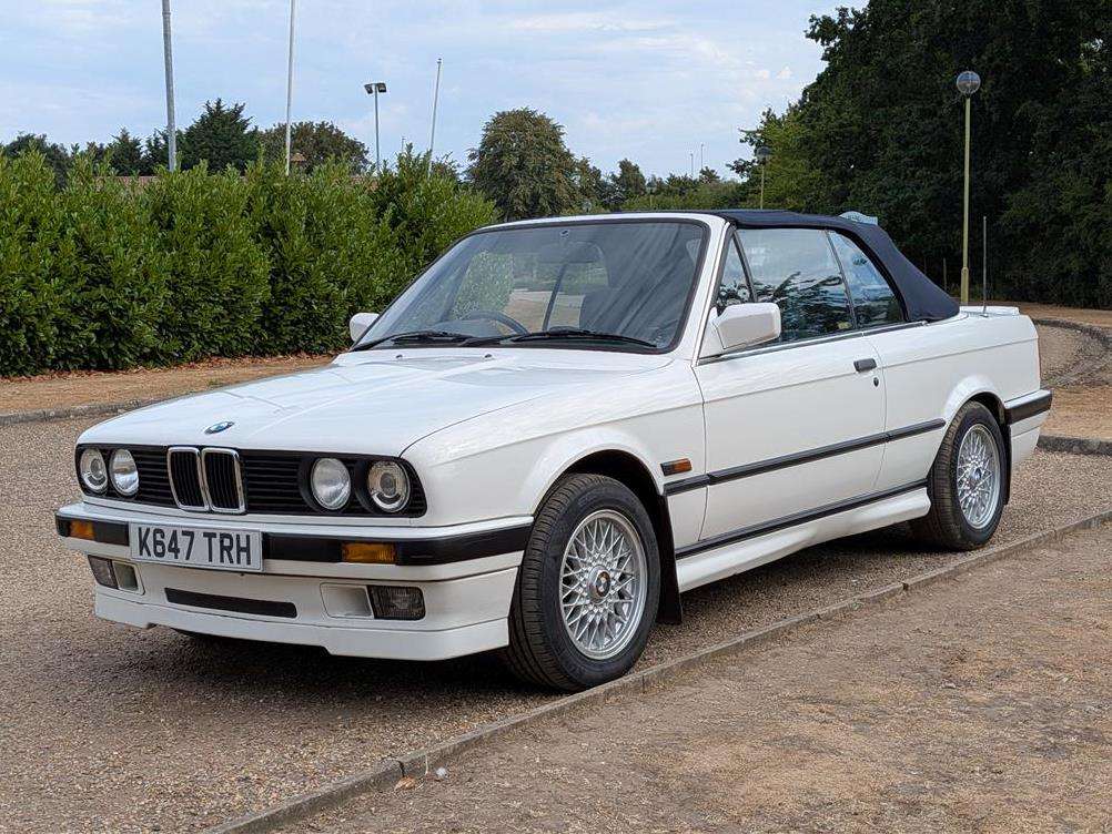 <p>1992 BMW 320I E30 CONVERTIBLE</p>