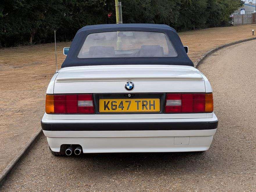 <p>1992 BMW 320I E30 CONVERTIBLE</p>