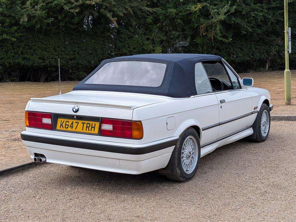 <p>1992 BMW 320I E30 CONVERTIBLE</p>
