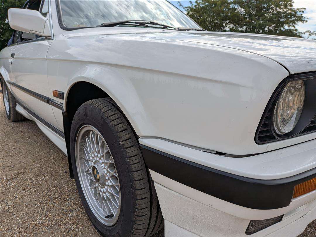 <p>1992 BMW 320I E30 CONVERTIBLE</p>
