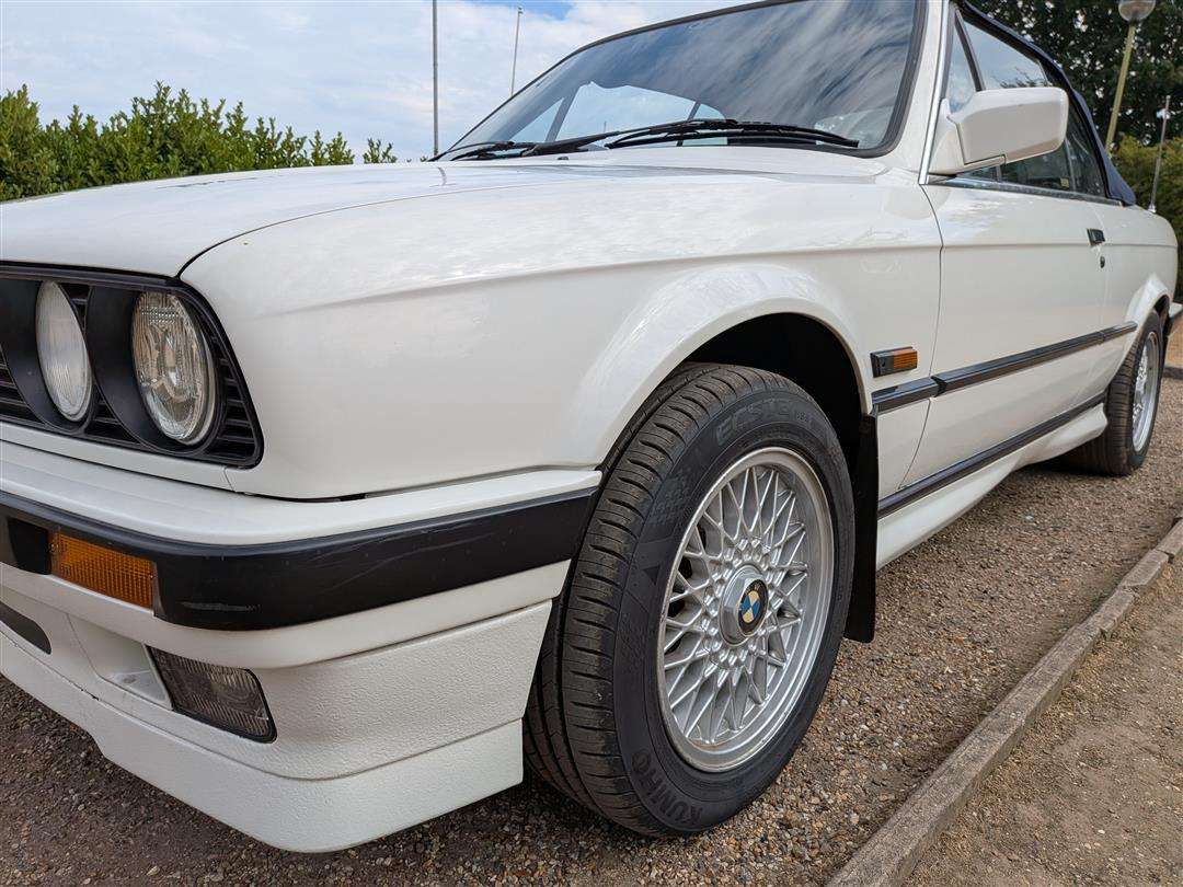 <p>1992 BMW 320I E30 CONVERTIBLE</p>