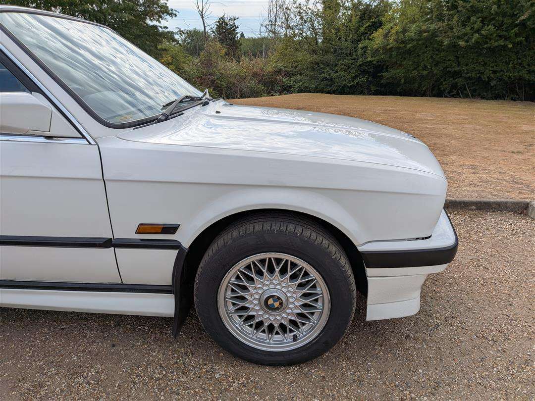 <p>1992 BMW 320I E30 CONVERTIBLE</p>