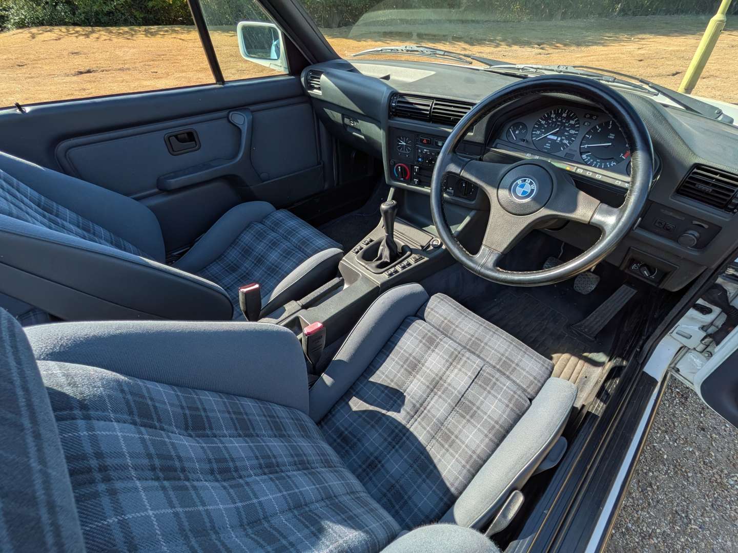 <p>1992 BMW 320I E30 CONVERTIBLE</p>