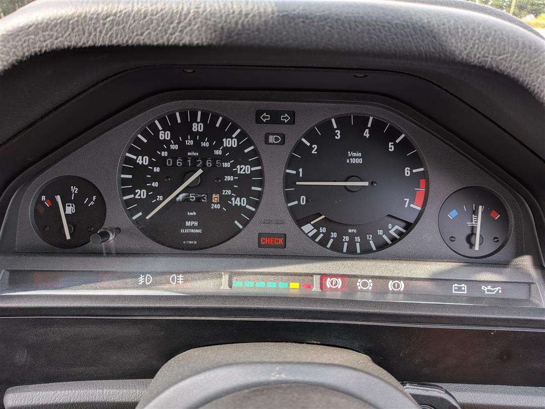 <p>1992 BMW 320I E30 CONVERTIBLE</p>