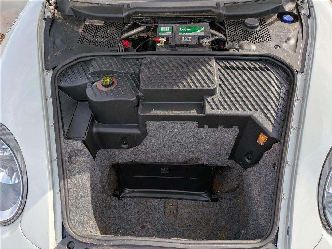 <p>2000 PORSCHE 911 996 CARRERA 4 GT3 EVOCATION</p>