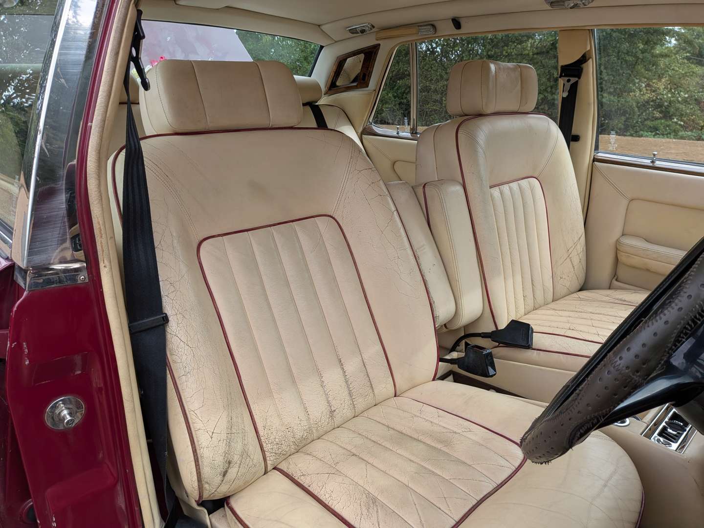 <p>1984 ROLLS ROYCE SILVER SPIRIT</p>
