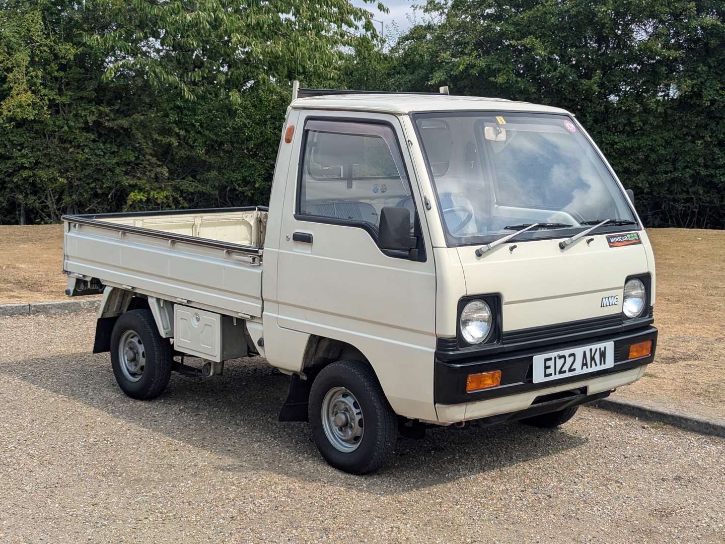 <p>1988 MITSUBISHI MINICAB U14T PICK-UP</p>
