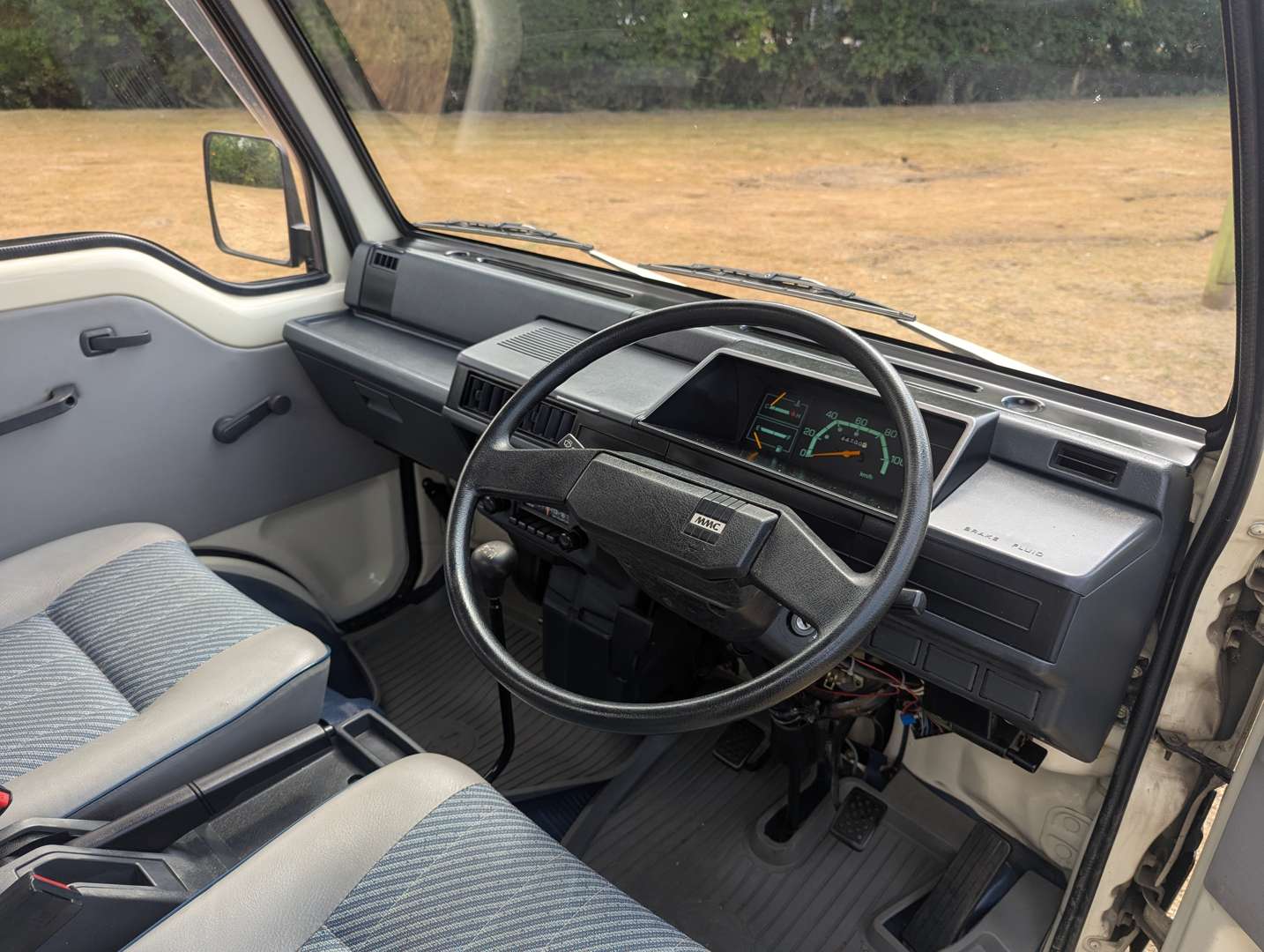 <p>1988 MITSUBISHI MINICAB U14T PICK-UP</p>