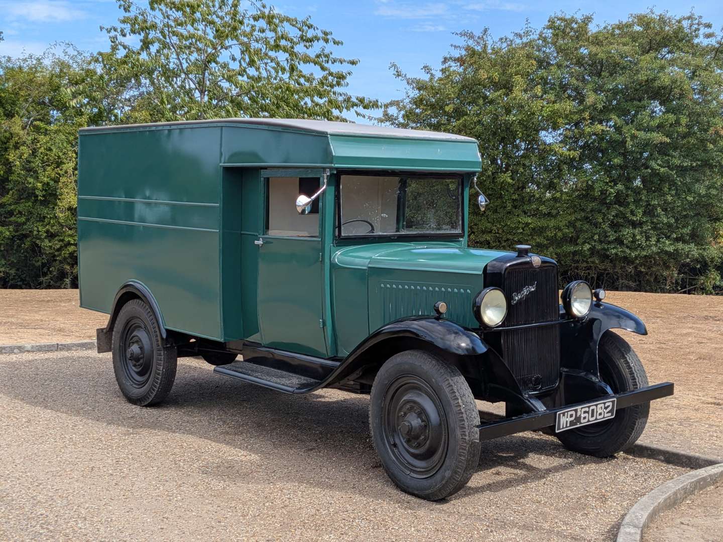 <p>1934 BEDFORD VAN</p>