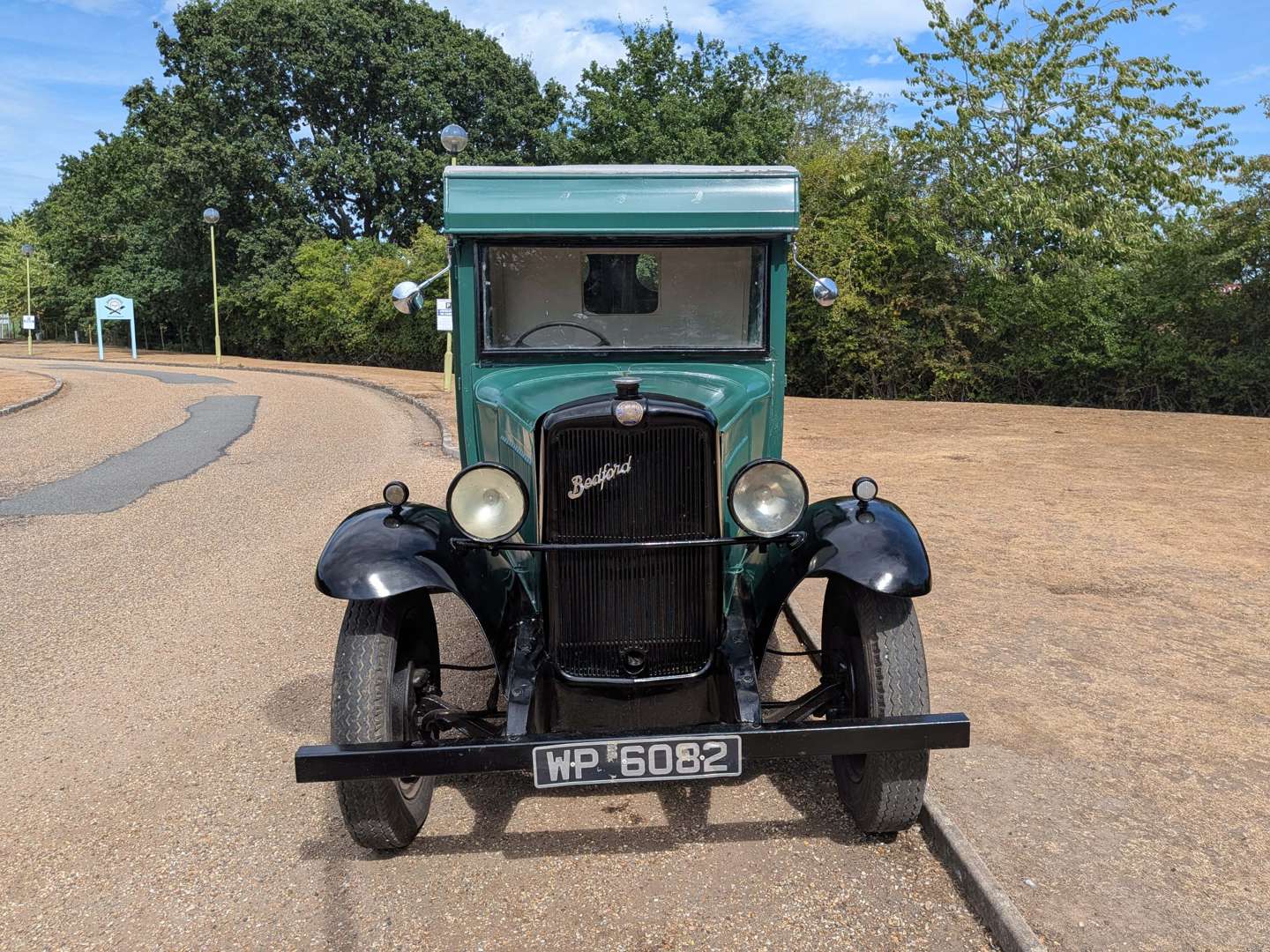 <p>1934 BEDFORD VAN</p>