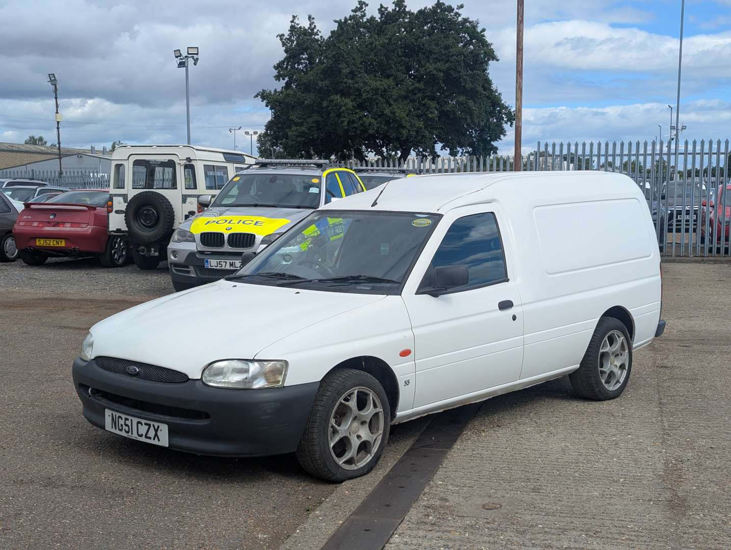 <p>2002 FORD ESCORT 55D VAN</p>