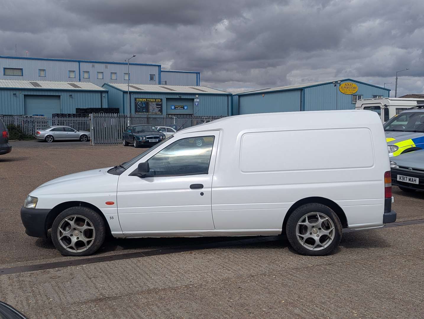 <p>2002 FORD ESCORT 55D VAN</p>