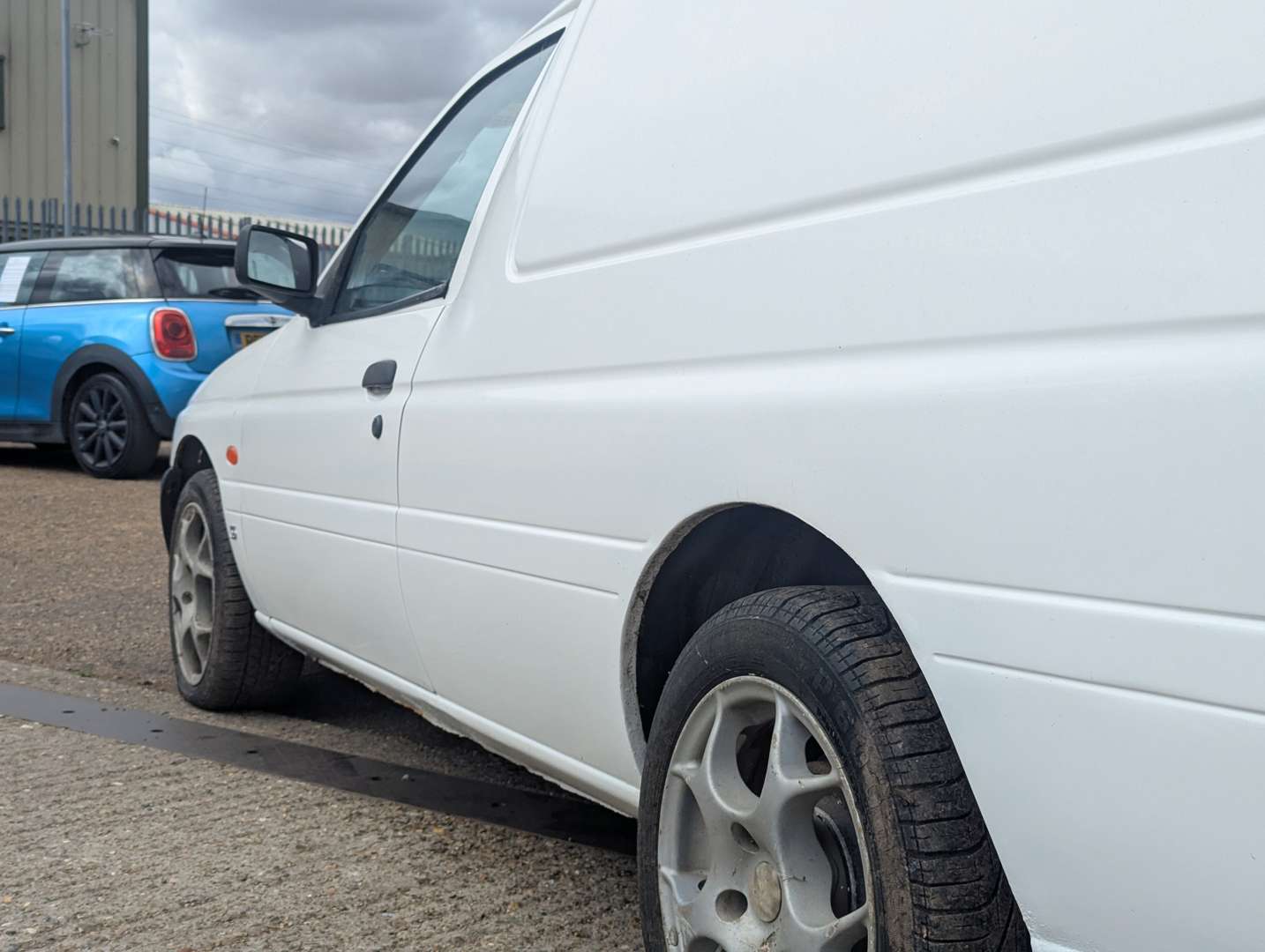 <p>2002 FORD ESCORT 55D VAN</p>